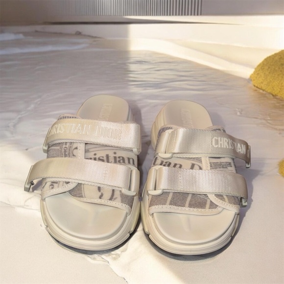 DIOR D-WANDER SLIDE - Picture 1 of 5